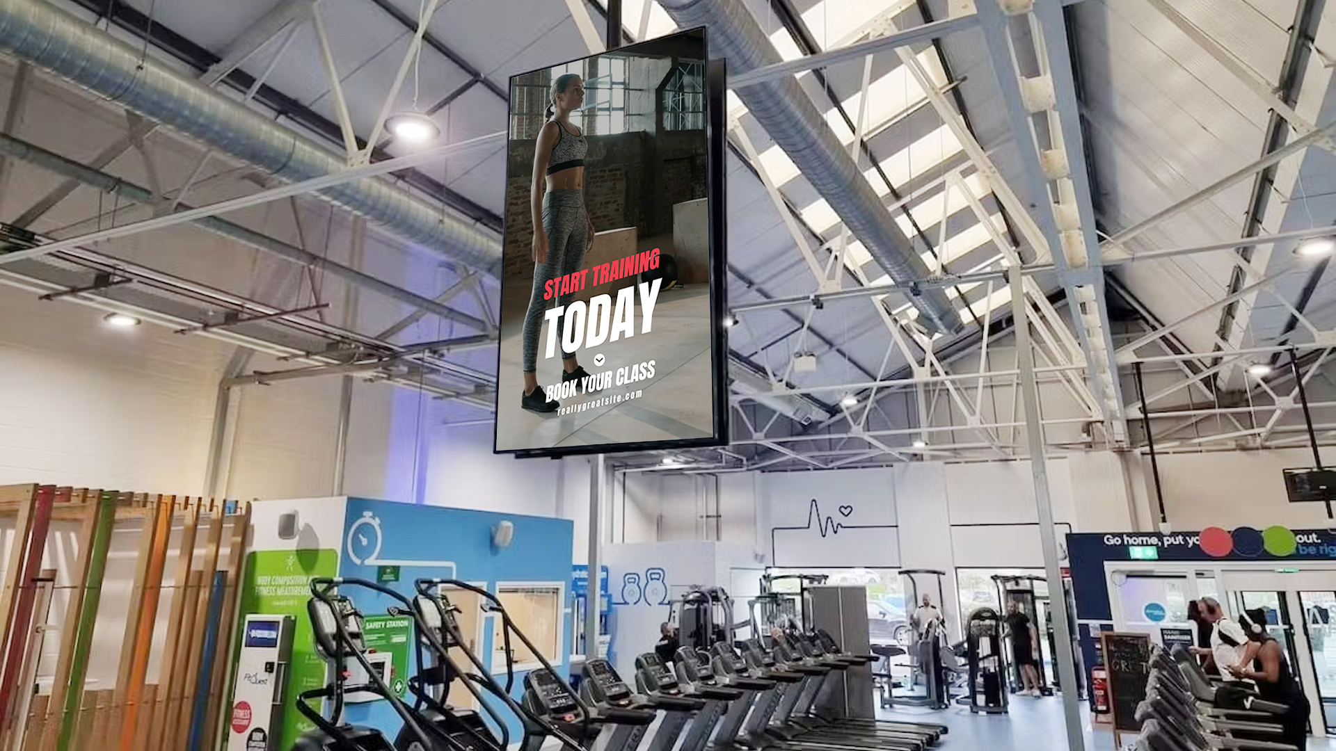 How Gym Digital Signage Energizes Fitness Floor
