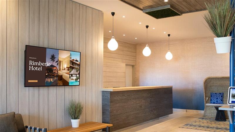 How Hotel Digital Signage Enhances The Guest Experience 2 Hotel Digital Signage